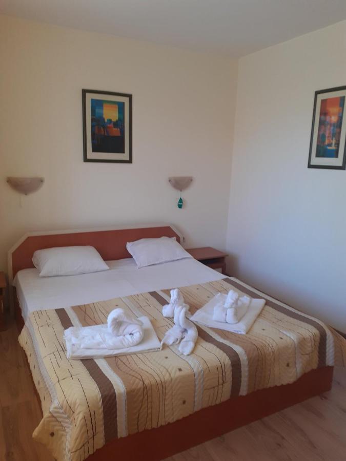 Hotel Stoyanov Равда Экстерьер фото