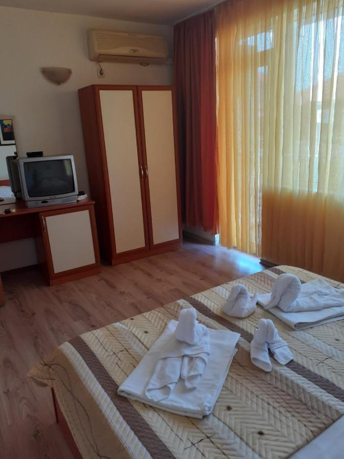 Hotel Stoyanov Равда Экстерьер фото